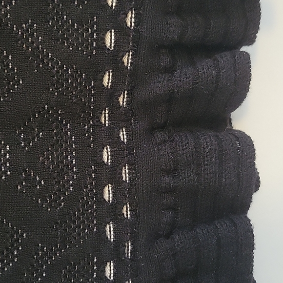 CLOSET CLEAROUT $9 | Max Studio Stretchy Knit Skirt - Picture 3 of 3